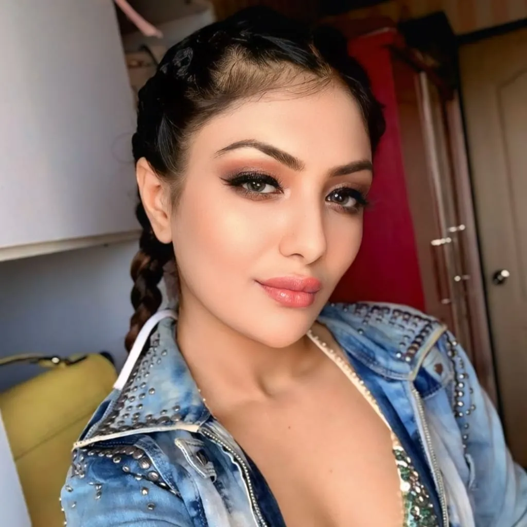 खुशी मुखर्जी का जीवन परिचय | Khushi Mukherjee Biography In Hindi